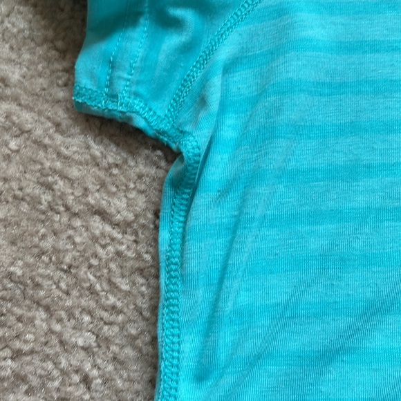 HP 🎉 Adidas aqua striped tee. Size large like new - Picture 4 of 10